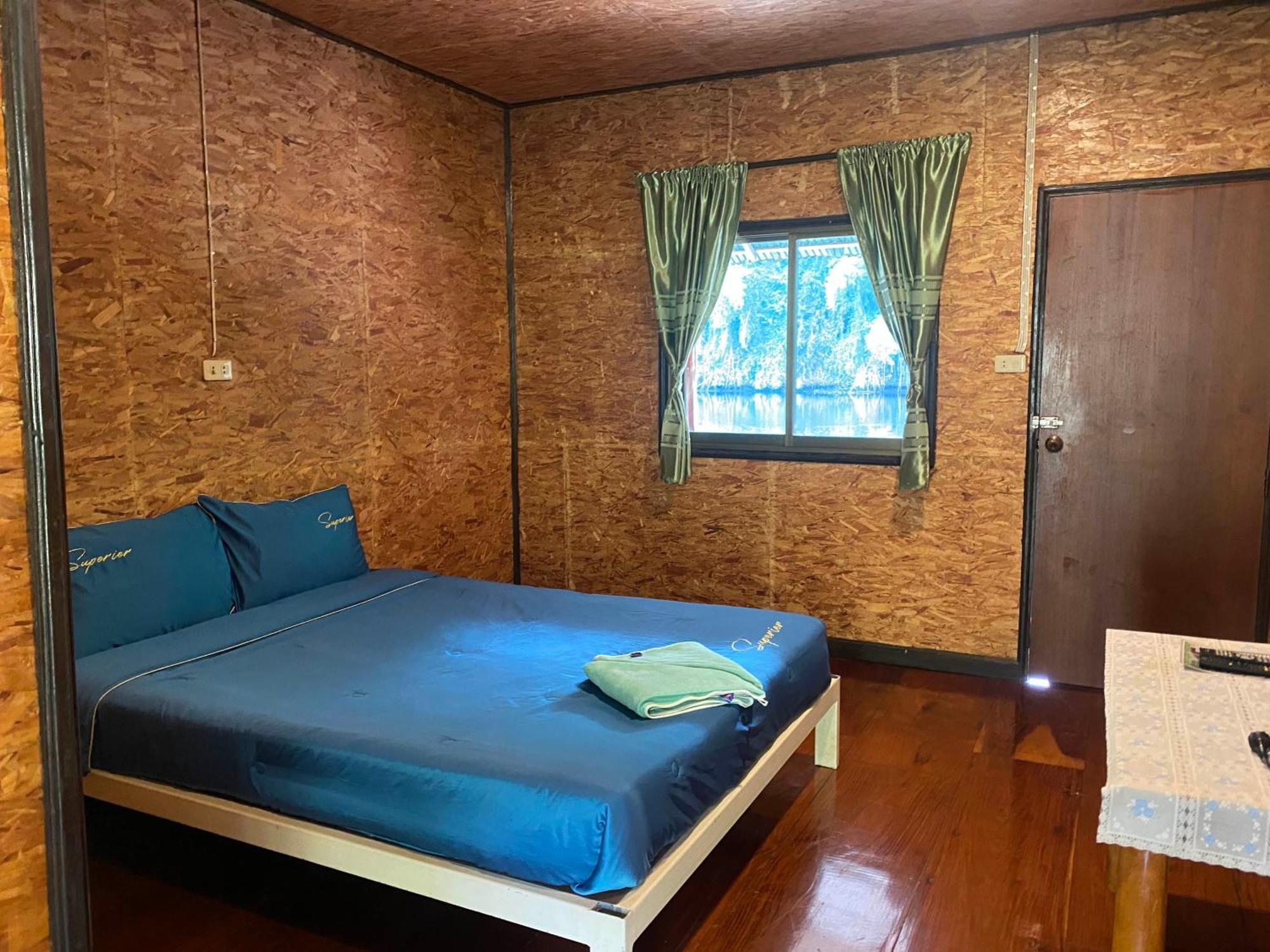 แพจิตรธาดาธารน้ำ Hotel Tha Kradan Exterior photo